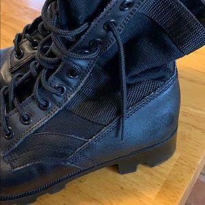 Combat boots / used very nice condition